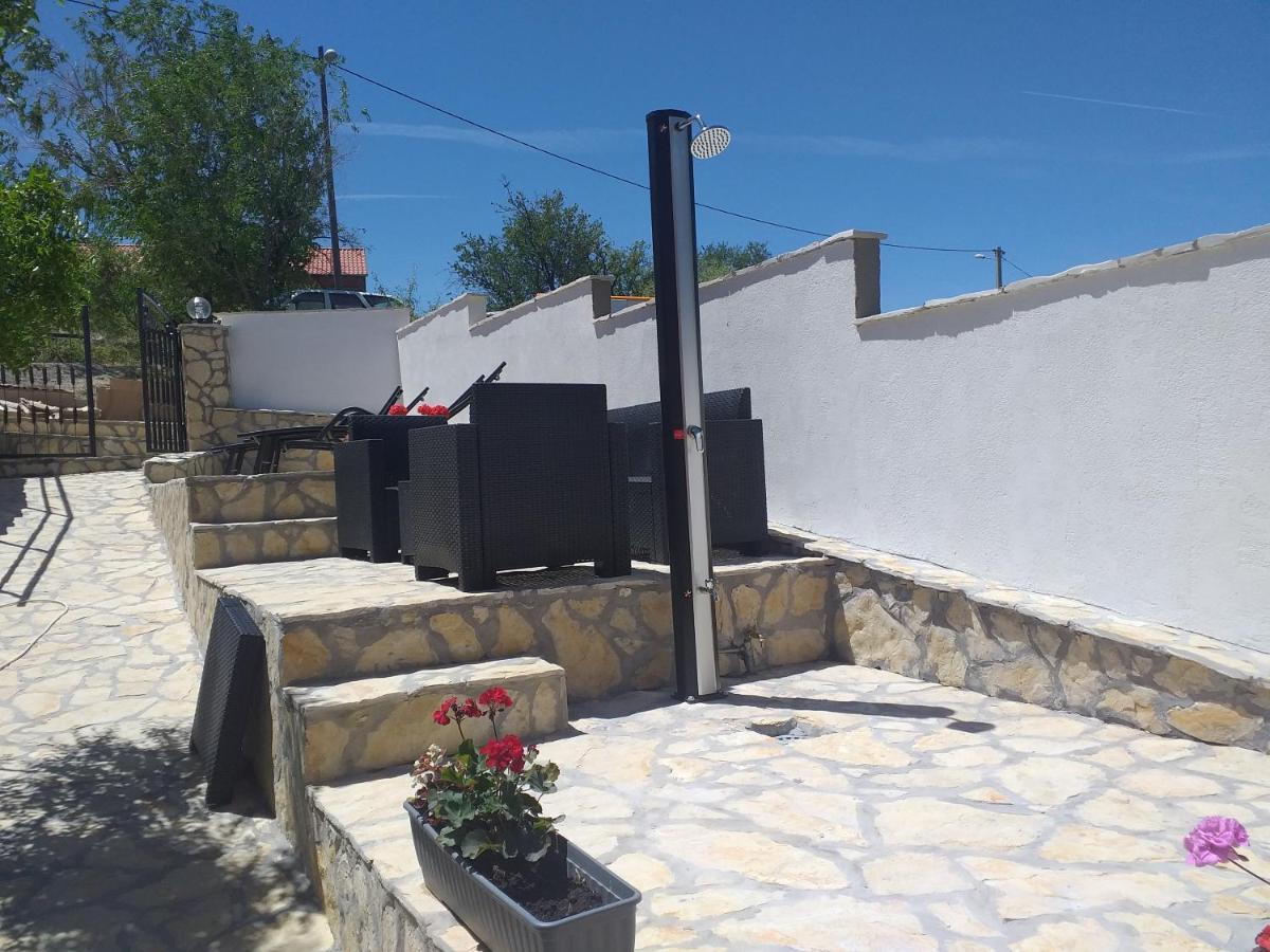 הוילה סקארדין House Milovic מראה חיצוני תמונה