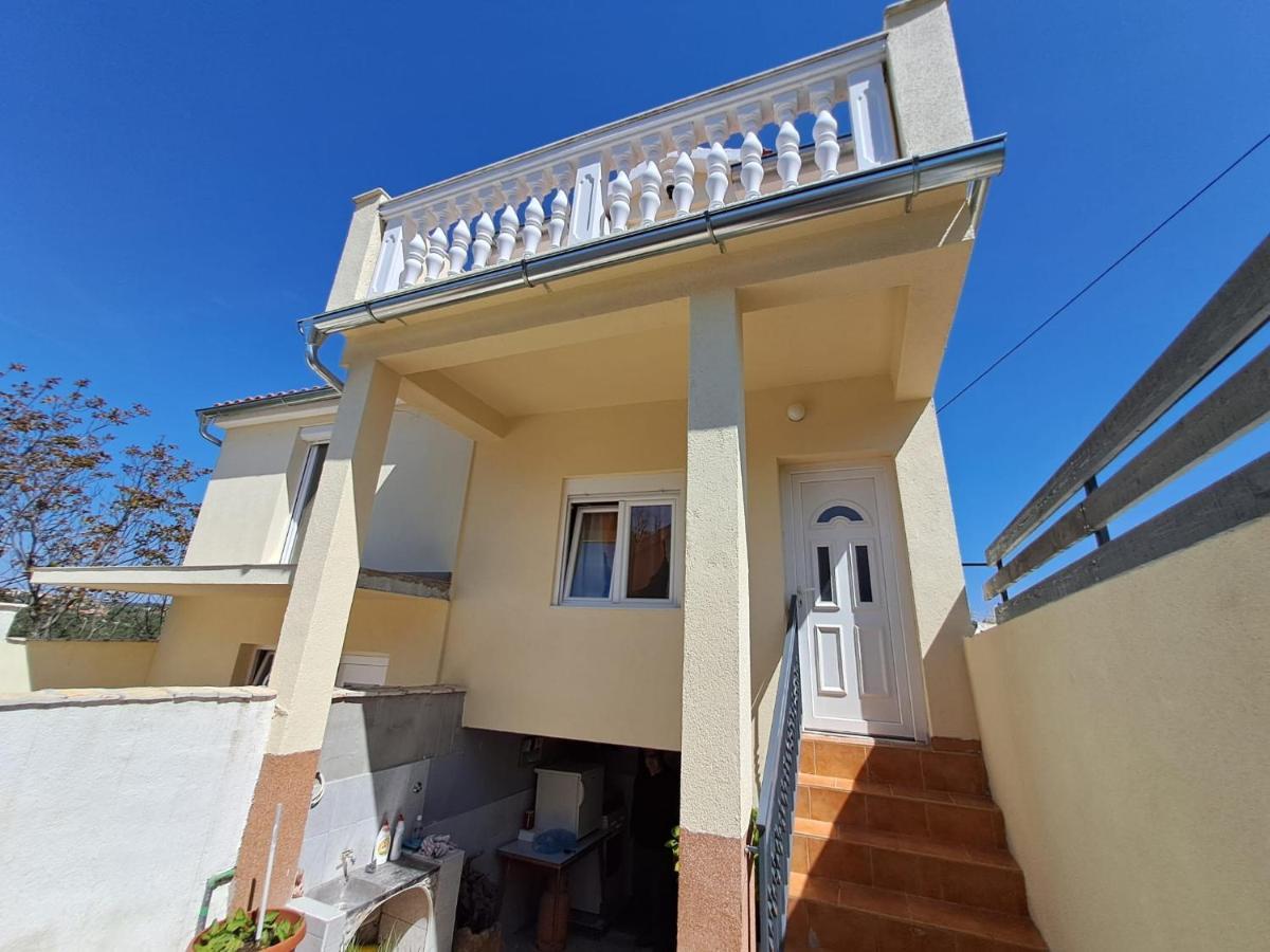 הוילה סקארדין House Milovic מראה חיצוני תמונה